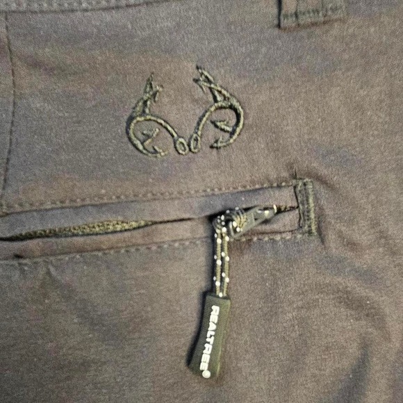 Real Tree new with tags black shorts mens XL - Picture 5 of 5